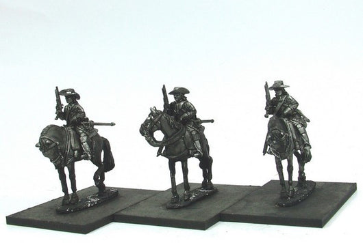 WLOA43a Cuirassiers in Hats, Front Plate Only on Standing Horses - Warfare Miniatures USA